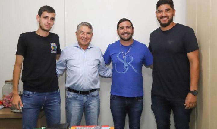 ATUANTE E INCANSÁVEL, MILTON REIS DA FINANÇAS RECEBE O PRESIDENTE DA FEDERAÇÃO BRASILIENSE E DIRIGENTES DA EQUIPE PROFISSIONAL DE VALPARAÍSO