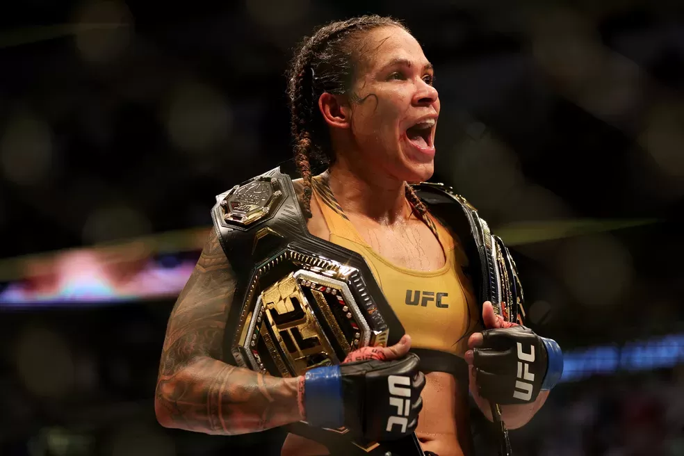 UFC 277: Amanda Nunes ruge mais alto e retoma o cinturão peso-galo