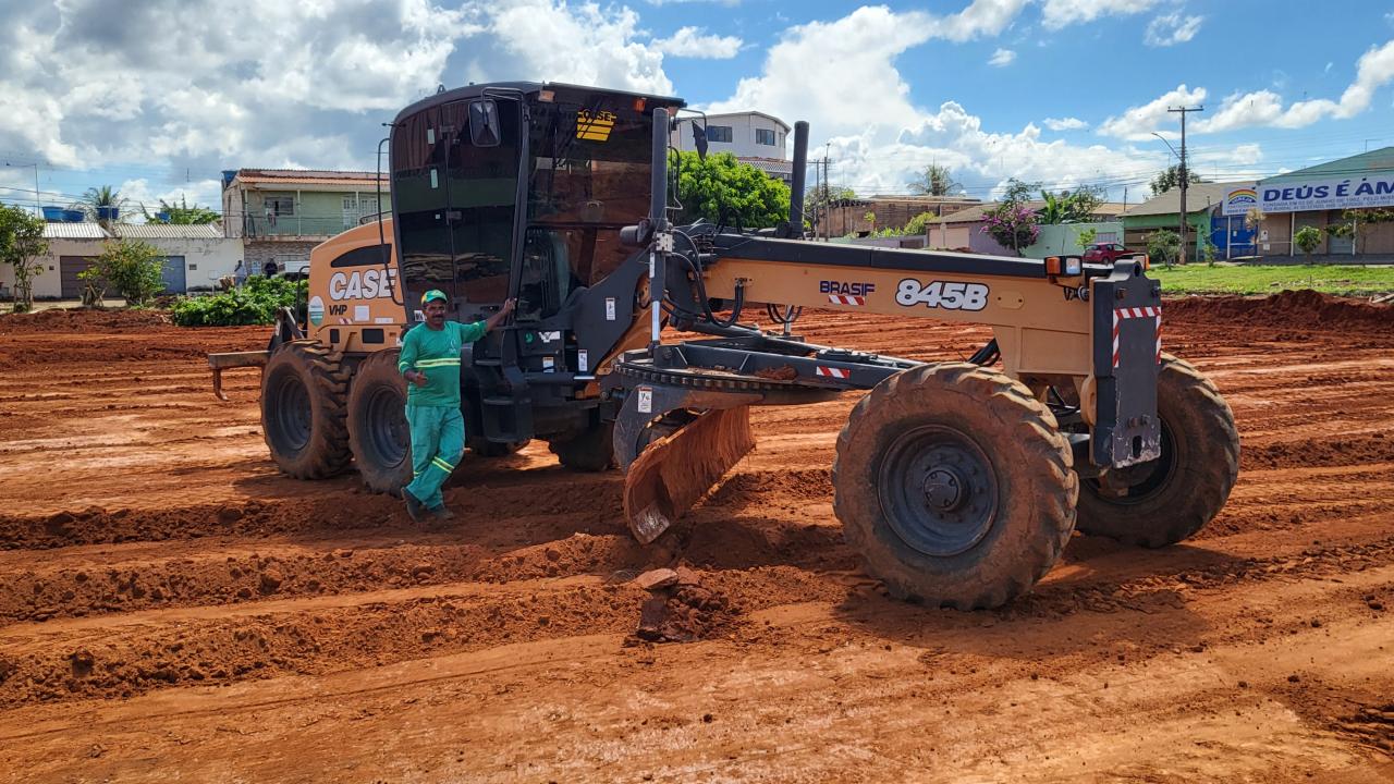 A TODO VAPOR, PREFEITO PÁBIO ARROCHA, E OBRAS DO CAMPO SINTÉTICO DO JARDIM ORIENTE(GINÁSIO) AVANÇAM