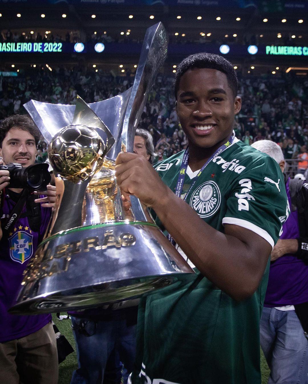 REAL MADRI PRESSIONA PALMEIRAS E QUER QUE  ENDRICK SEJA EMPRESTADO PARA EVOLUIR MAIS EM CAMPO.