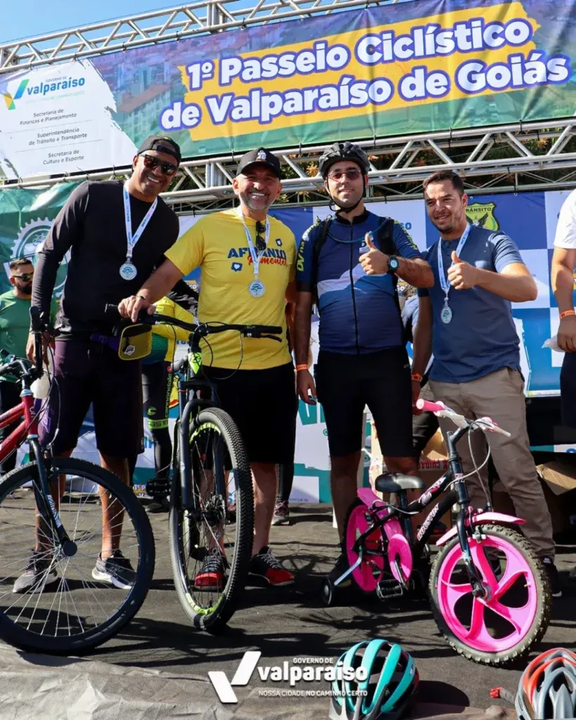 VALPARAÍSO ENTREGA PRIMEIRA CICLOFAIXA COM GRANDE CELEBRAÇÃO E PROTAGONISMO DE CICLISTAS E AUTORIDADES