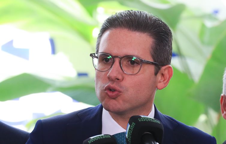 Motta pauta PEC que dificulta denúncias criminais contra parlamentares