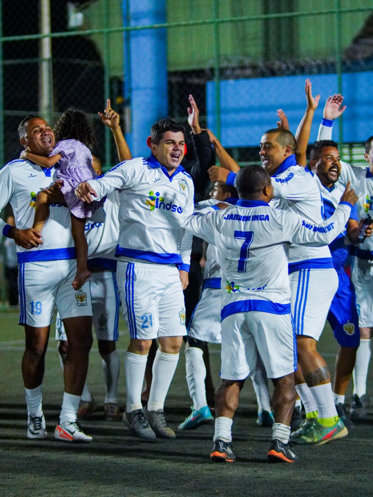 ''JARDIM INGÁ INVADE VALPARAÍSO E LEVANTA TROFÉU EM DUELO DE TIRAR O FÔLEGO''